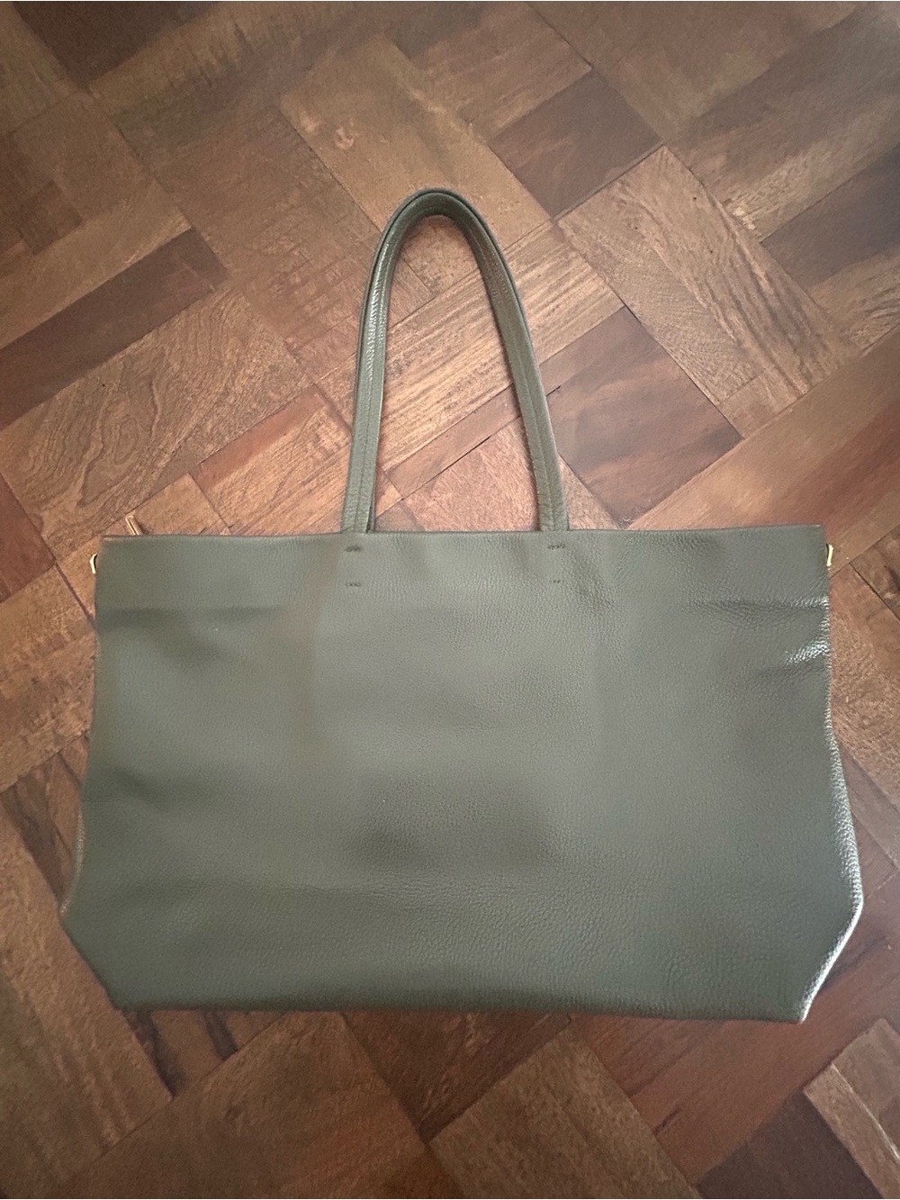 Cuyana Classic Easy Zipper Tote in Dark Olive - Picture 6 of 15